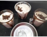 A picture of step 3 of Oreo Milkshake.
