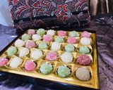 A picture of step 7 of Colourful coconut balls.