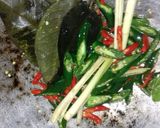 Foto langkah ke 4 dari resep Usus Ayam Bumbu Kuning.