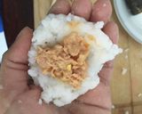 Foto del paso 2 de la receta: Onigiri de atún express 🍙 (fácil y rápido)