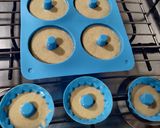 Foto del paso 3 de la receta: Donuts de chocolate blanco y coco