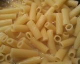 A picture of step 2 of Easter Mac and Cheese.
