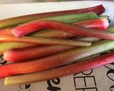Une image de l'étape 2 de Tarte pêches de vigne et rhubarbe (pâte brisée à la pêche).