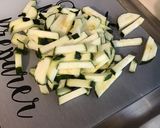 Une image de l'étape 3 de Aubergine blanche et courgette à l'oignon rouge et marinade.
