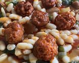 Foto del paso 11 de la receta: Habichuelas con níscalos y acelgas …y chorizo si quieres!! Rápido y rico, rico!! 25’