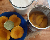 Foto del paso 2 de la receta: Gelatina de leche y durazno paso a paso