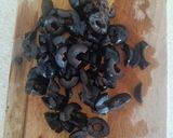 Foto del paso 7 de la receta Empanada de bonito, espinacas, tomates secos y piñones