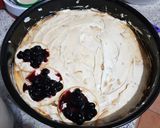 Foto del paso 7 de la receta: Torta de galletas con salsa de arándanos