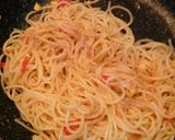 Foto langkah ke 4 dari resep Spaghetti Aglio Olio Simpel & Ekonomis.