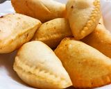 A picture of step 8 of Mawa Gujiya 🍯🍯.