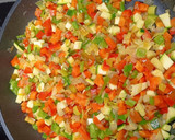 Foto del paso 5 de la receta: Ñoquis caseros con salsa de tomate y verduras