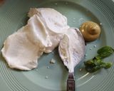 Φωτογραφία βήματος 3 της συνταγής Τυρόπιτα 🧀 με έτοιμο φύλλο σφολιάτας