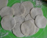 Foto langkah ke 2 dari resep Kulit  Lumpia 2 Bahan Lentur Anti Sobek.