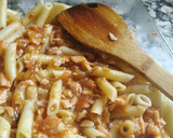 Foto del paso 5 de la receta: Macarrones con salsa de tomate natural, ajo y salmón ahumado