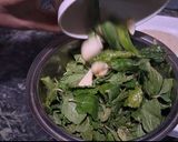 A picture of step 1 of Mayonnaise coriander mint leaves chutney.