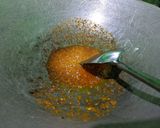 Foto langkah ke 2 dari resep Mie Tumis Keju Pedas.