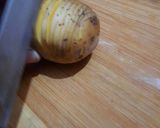 A picture of step 2 of Spiral fried potatoes.