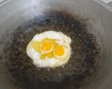 Foto langkah ke 2 dari resep Nasi goreng putih simple enak.