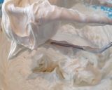 Pas rețetă Tort Medovik, foi cu miere, cremă de mascarpone și frișcă 6 fotografie