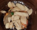 A picture of step 5 of Pot vegetable rice.