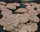 Foto langkah ke 9 dari resep Almond dark choco cookies premium.