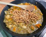 Une image de l'étape 11 de Pois chiches aux champignons et poulet épicé.