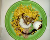 Foto del paso 2 de la receta: Arroz con maíz،queso fresco،atún y salsa de soja