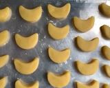Foto langkah ke 1 dari resep Butter cookies berbalur Coklat silverqueen 🍫.