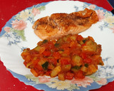 Foto del paso 4 de la receta: Trucha asalmonada con pisto