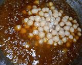 A picture of step 5 of Qorma Murgh Cholay.