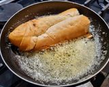 Foto del paso 1 de la receta: HUEVOS Pa Amb Tomaquet 🍅Con Pan🥖Baguette al Ajillo...!