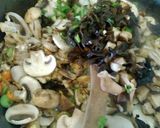 Foto langkah ke 5 dari resep Orak oarik Jamur Petai.