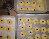 Foto langkah ke 2 dari resep Kue Semprit susu ekonomis cuma pakai 3 bahan aja 😍.