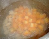 Foto langkah ke 3 dari resep Sup Ayam Jamur Kuping.