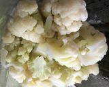 Hình bước làm 1 của món Bông Cải Nghiền Bơ Tỏi (Garlic Butter Mashed Cauliflower)