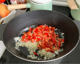 Foto del paso 4 de la receta: Guiso cremoso de pollo al pimentón con garbanzos y espinacas