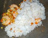 Foto langkah ke 4 dari resep Nasi Goreng Udang.