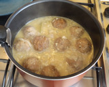 Foto del paso 3 de la receta: Albóndigas rellenas de queso con salsa de almendras