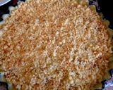 A picture of step 2 of Apple crumble pie.