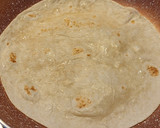 Foto del paso 3 de la receta: Tortita rellena de solomillo, aguacate y canónigos