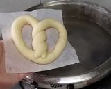 Foto langkah ke 7 dari resep Pretzel ala Auntie Annes🥨.