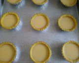 Foto langkah ke 3 dari resep Pie susu ekonomis.