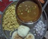 વડોદરા નું ફેમસ સેવ ઉસળ (Vadodara Famous Sev Usal Recipe In Gujarati) રેસીપી સ્ટેપ3ફોટો