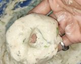 A picture of step 4 of Medu vada Sandwich.