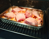 Foto del paso 4 de la receta: Pollo al horno con boniato y calabaza