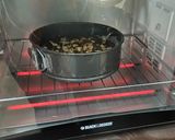 A picture of step 4 of Chocolate walnut cake.