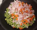 Une image de l'étape 1 de Riz cantonais légumes et petites crevettes.