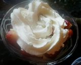 Foto del paso 3 de la receta: Frutillas con Crema