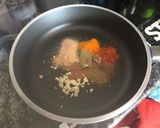 Foto del paso 1 de la receta: Picante de acelga con salmón a la Juliana