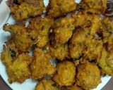 A picture of step 4 of Moong Dal Onion Pakoda.